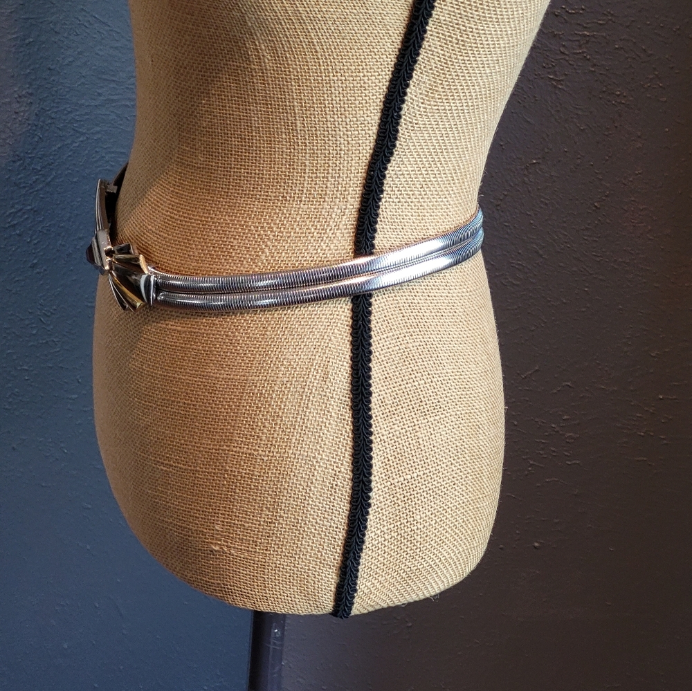 Judith Leiber Vintage 80s Silvertone Double Coil Belt With An Art Deco Buckle - Picture 3 of 13
